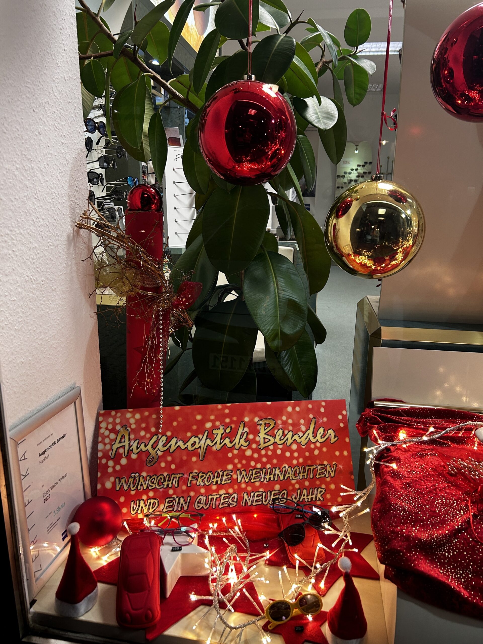 Augenoptik-Bender-Schwanheim-Deko 2025-Winter