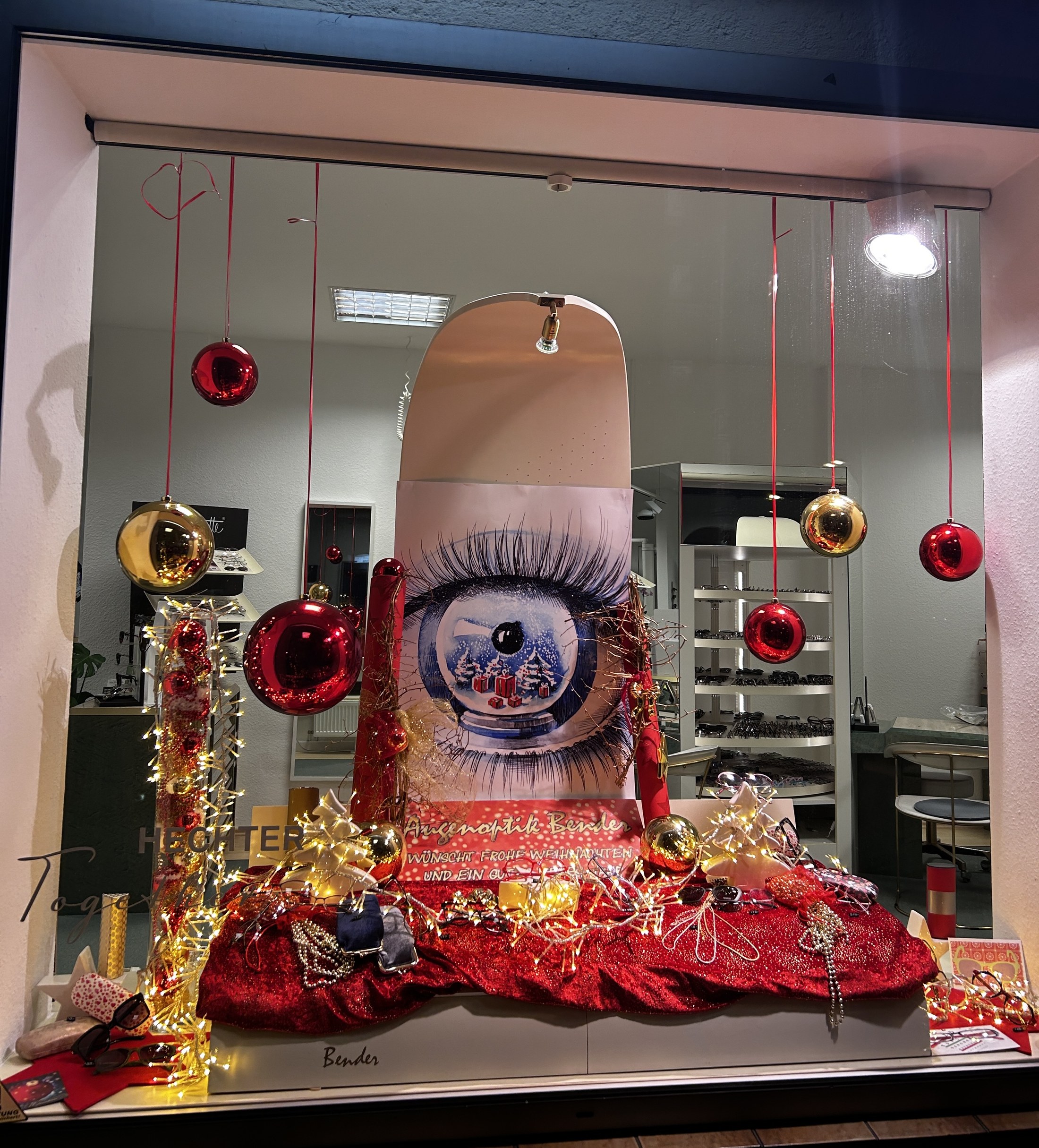 Augenoptik-Bender-Schwanheim-Deko 2025-Winter