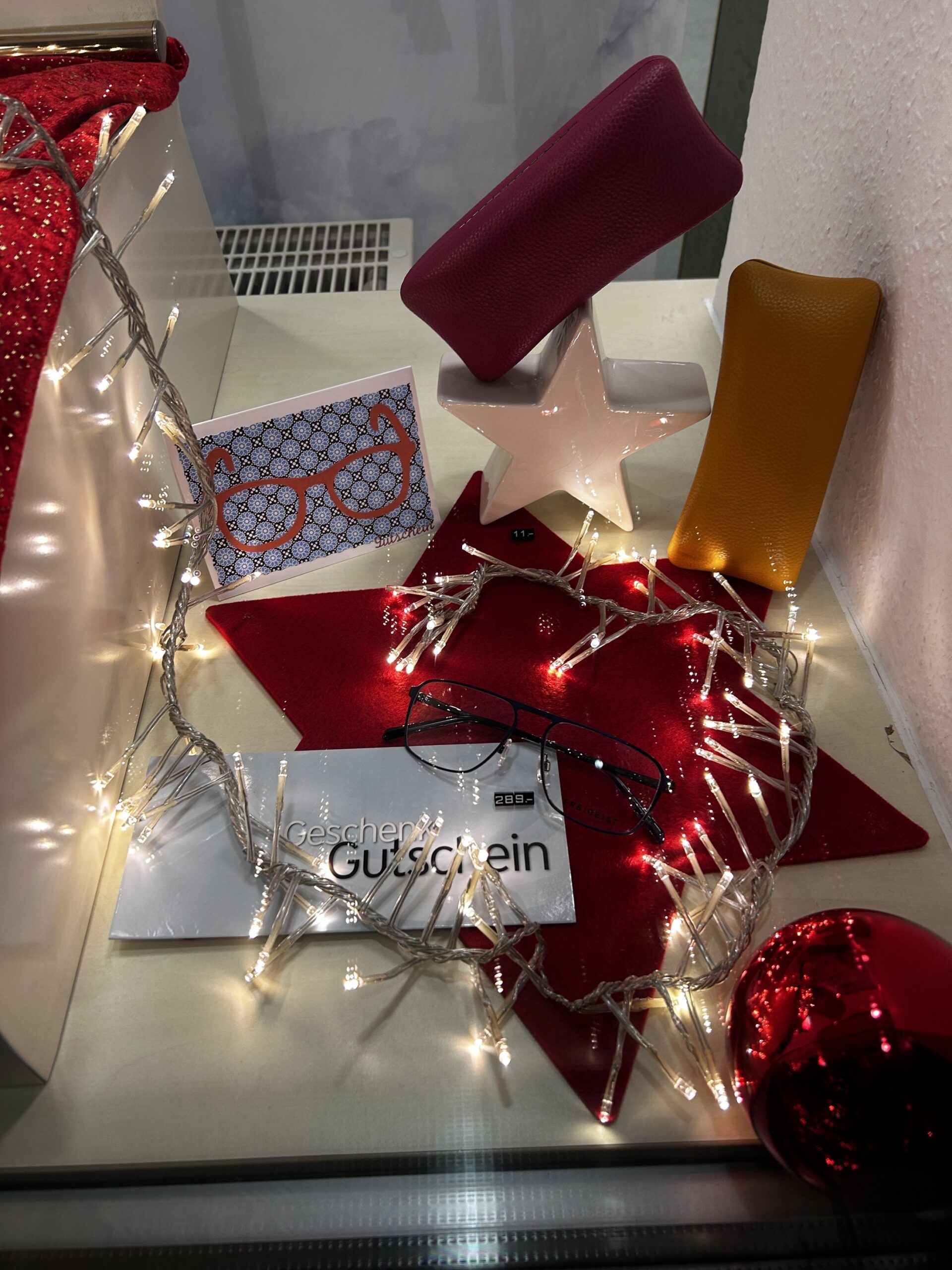 Augenoptik-Bender-Schwanheim-Deko 2025-Winter